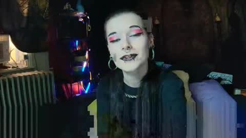 Snapshot of seraphinmunster chatting on April 30, 4:57 pm Seraphin Munster online show from April 30, 4:57 pm