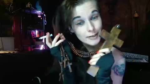 Snapshot of seraphinmunster chatting on May 8, 4:56 pm Seraphin Munster online show from May 8, 4:56 pm