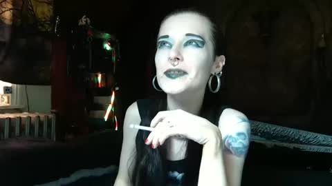 Snapshot of seraphinmunster chatting on May 21, 6:37 pm Seraphin Munster online show from May 21, 6:37 pm