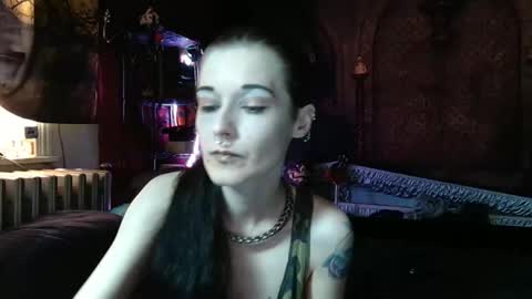 Snapshot of seraphinmunster chatting on May 22, 5:18 pm Seraphin Munster online show from May 22, 5:18 pm
