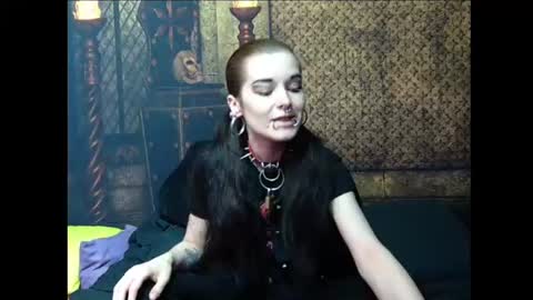 Snapshot of seraphinmunster chatting on June 25, 5:17 pm Seraphin Munster online show from June 25, 5:17 pm