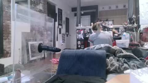 Snapshot of seraphyx33 chatting on September 25, 5:16 pm seraphyx33 online show from September 25, 5:16 pm