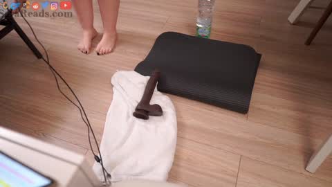 SeraReads online show from October 11, 3:43 pm