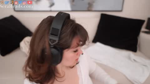 Snapshot of serareads chatting on March 21, 9:18 pm SeraReads online show from March 21, 9:18 pm