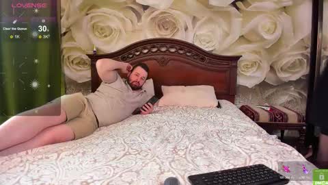 Snapshot of serdron_ chatting on March 11, 3:23 am Alisha Kevin online show from March 11, 3:23 am