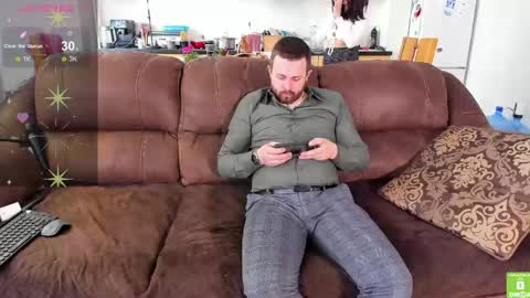Snapshot of serdron_ chatting on April 22, 8:17 am Alisha Kevin online show from April 22, 8:17 am