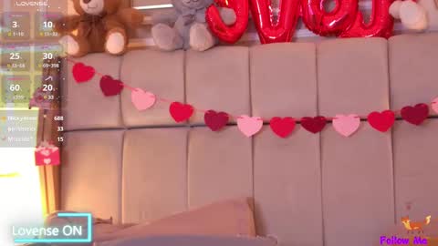 Snapshot of serena_bennet chatting on February 14, 10:36 pm Serena online show from February 14, 10:36 pm