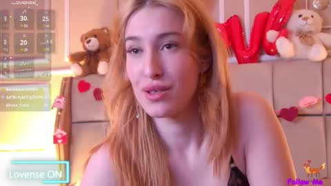 Snapshot of serena_bennet chatting on February 20, 2:51 am Serena online show from February 20, 2:51 am