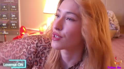 Snapshot of serena_bennet chatting on February 25, 5:36 pm Serena online show from February 25, 5:36 pm