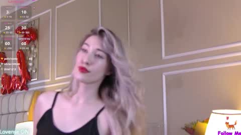 Snapshot of serena_bennet chatting on September 25, 11:03 am Serena online show from September 25, 11:03 am