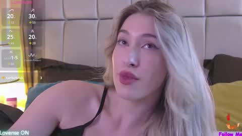 Snapshot of serena_bennet chatting on November 2, 12:18 pm Serena online show from November 2, 12:18 pm