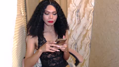 Snapshot of serenamarqueza chatting on July 10, 8:11 pm Sam online show from July 10, 8:11 pm