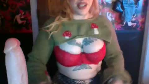 serencigarra online show from November 11, 2:50 pm