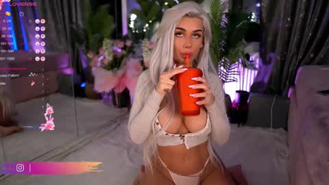 Serene Sophiex online show from March 2, 9:01 pm