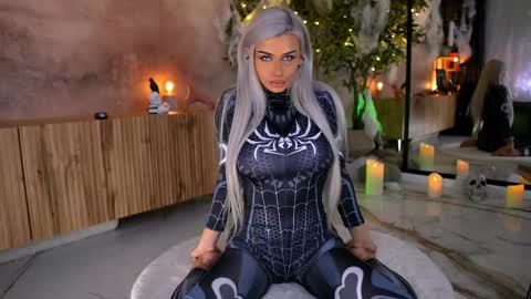 Serene Sophiex online show from October 31, 9:38 pm