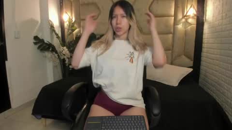 Serene online show from May 6, 12:32 pm
