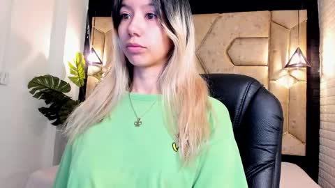 Serene online show from May 26, 1:29 pm