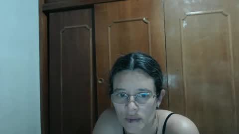 sereneclarks_ online show from December 26, 12:03 am