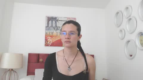 sereneclarks_ online show from December 28, 12:24 pm