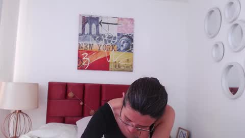 sereneclarks_ online show from December 28, 6:29 pm