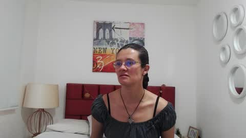 sereneclarks_ online show from December 30, 12:20 pm