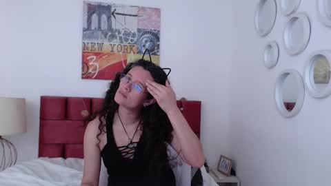 sereneclarks_ online show from January 3, 6:35 pm