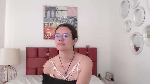 sereneclarks_ online show from January 6, 5:49 pm