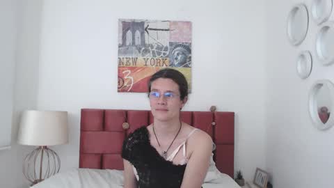 sereneclarks_ online show from January 7, 12:55 am