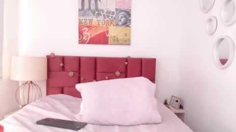 sereneclarks_ online show from January 13, 6:27 pm
