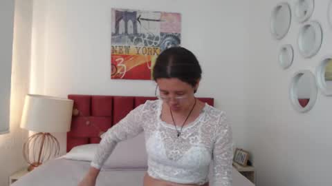 sereneclarks_ online show from January 14, 12:14 pm