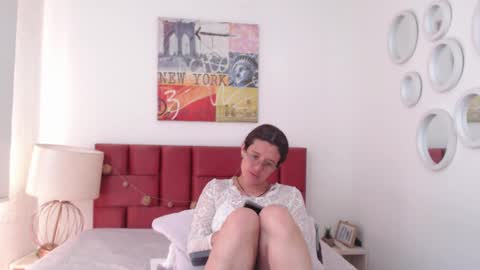 sereneclarks_ online show from January 14, 3:15 pm