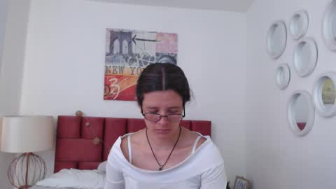 sereneclarks_ online show from January 24, 3:45 pm
