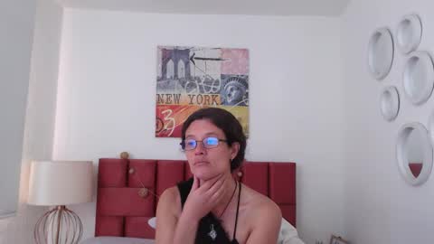 sereneclarks_ online show from January 27, 6:31 pm