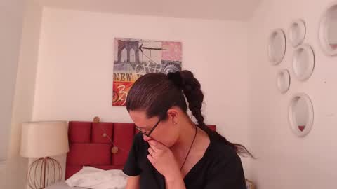 sereneclarks_ online show from January 31, 6:36 pm