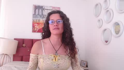 sereneclarks_ online show from February 12, 6:51 pm