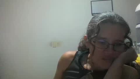 sereneclarks_ online show from February 22, 9:59 pm