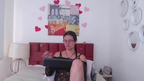 sereneclarks_ online show from March 4, 3:37 pm