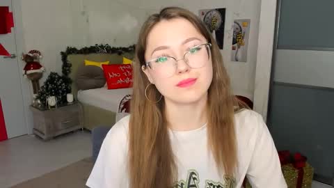 Ophelia online show from January 12, 4:08 pm