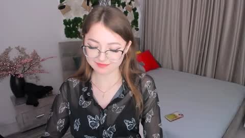 Ophelia online show from February 4, 7:11 pm