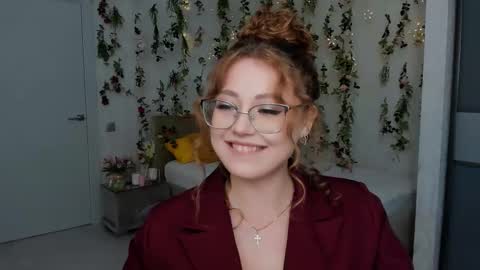 Ophelia online show from September 12, 6:08 pm