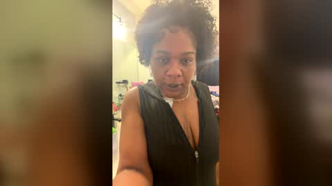 Snapshot of serenity_dayze chatting on May 6, 4:52 am serenity_dayze online show from May 6, 4:52 am
