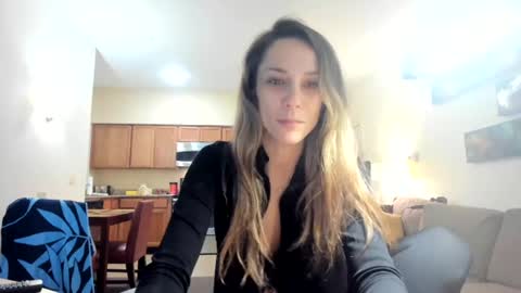 serenityroseee online show from June 19, 10:02 pm