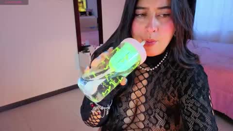 Serenna Cruz online show from May 22, 9:20 pm