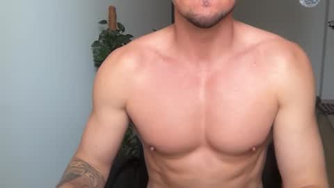 Snapshot of sergeypohane chatting on September 29, 11:04 am dormking online show from September 29, 11:04 am