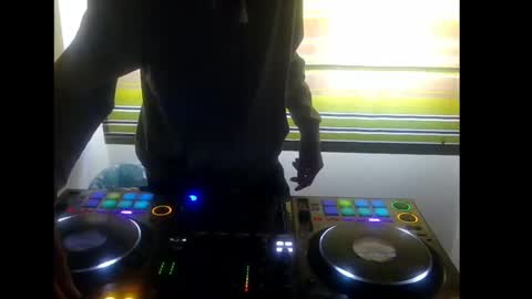 Dj Notorious aka bionik hand online show from February 8, 11:33 am