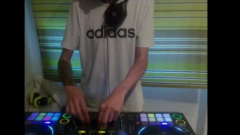 Dj Notorious aka bionik hand online show from September 17, 5:58 pm