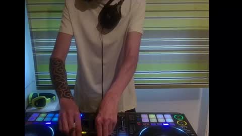 Dj Notorious aka bionik hand online show from September 18, 5:15 pm