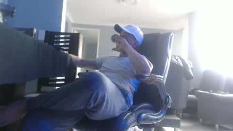 Snapshot of serioyhetero19 chatting on February 1, 9:51 pm hetero serio discreto online show from February 1, 9:51 pm
