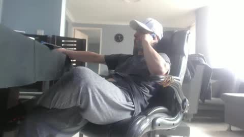 Snapshot of serioyhetero19 chatting on February 14, 5:25 pm hetero serio discreto online show from February 14, 5:25 pm