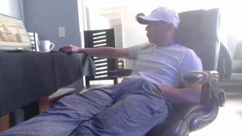 Snapshot of serioyhetero19 chatting on February 20, 7:41 pm hetero serio discreto online show from February 20, 7:41 pm